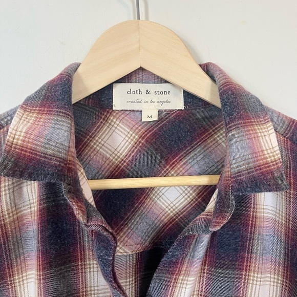 Cloth & Stone Berry Fray Plaid shirt red navy blue flannel distressed Size M - Picture 5 of 9